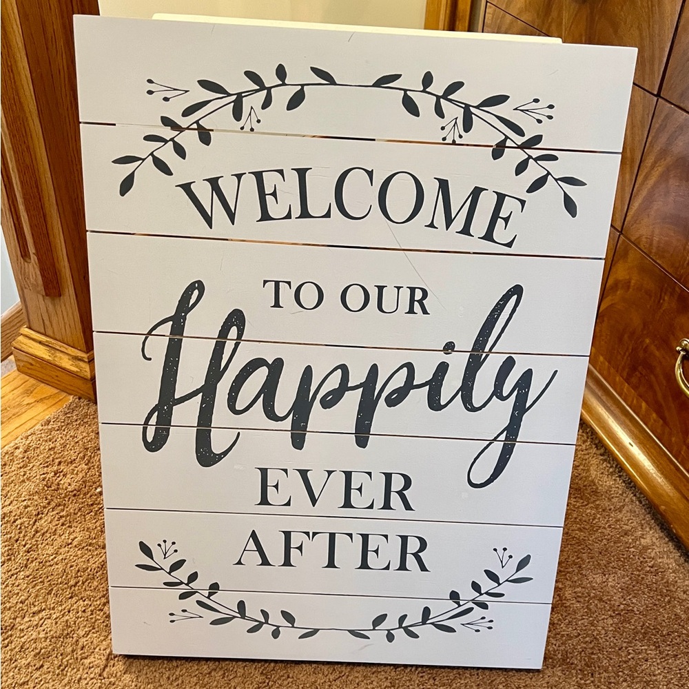 Charming Wedding Welcome Sign - self-standing- farmhouse style white and gray